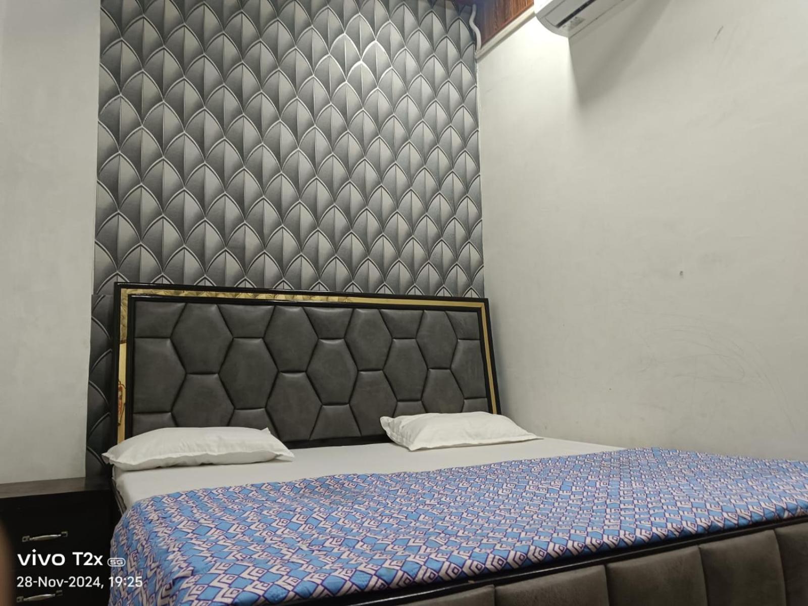 Hari Krishnam Residency Hotel Матура Екстериор снимка
