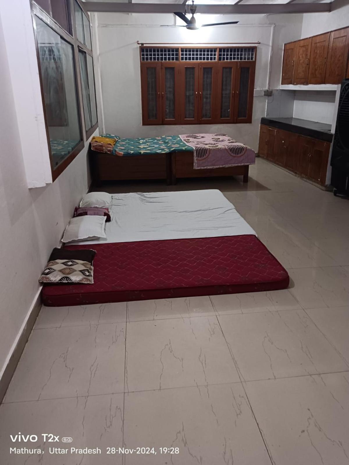 Hari Krishnam Residency Hotel Матура Екстериор снимка